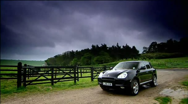 Top_Gear_-_8x04_-_BMW_Z4_M_-_Porsche_Cayenne_Turbo_S_vs_Flying_man_-_Mercedes-Benz_S_Class_(W221)_-_Koenigsegg_CCX_wing_[by_Altruist].avi_snapshot_33.00_[2011.05.23_23.59.12]