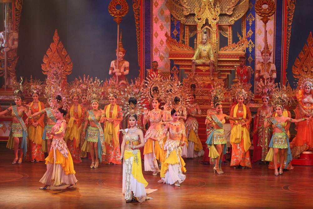 Pattaya Cabaret Shows_Shuterstock