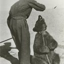 Legendární vojín Wojtek pil z kojenecké láhve a byl celý chlupatý - fro49d323_polish_soldier_in_iran_wojtek