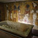 Tutanchamon měl předkus, koňskou nohu a široké boky jak ženská - the-sarcophagus-of-king-tutankhamun