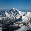 Mount Everest a jeho oběti - 1280px-mount_everest_as_seen_from_drukair2_plw_edit