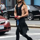 Jared Leto se nebojí měnit barvy. Je to módní chameleon - kdyby-jezis-nosil-grunge