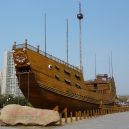 Čínská „flotila pokladů“ – pohleďte na kdysi nejmocnější obchodní loďstvo světa - 1280px-nanjing_treasure_boat_-_p1070978