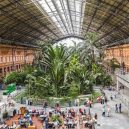 Krásná architektura světových nádraží - atocha-station-spain