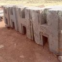 Ohromující bolivijské Tiwanaku - puma_punku_h_profile_wall