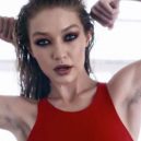 Nový trend: hvězdy se přestávají holit - gigi-hadid-armpits-lovemag