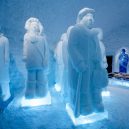 Ledový hotel ve Švédsku má neskutečný design. Zde je to nejlepší z něj - Jsou to hosté, nebo sochy?