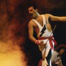 Freddie Mercury – nezapomenutelná legenda - lightning-bolt