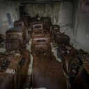 Amatérský fotograf našel v opuštěném dole desítky aut ukryté za okupace - 3147948_