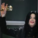 Celebrity, které kvůli svému nerozvážnému hospodaření zkrachovaly - 72568635_Michael-Jackson
