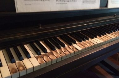 Ohrané piano.