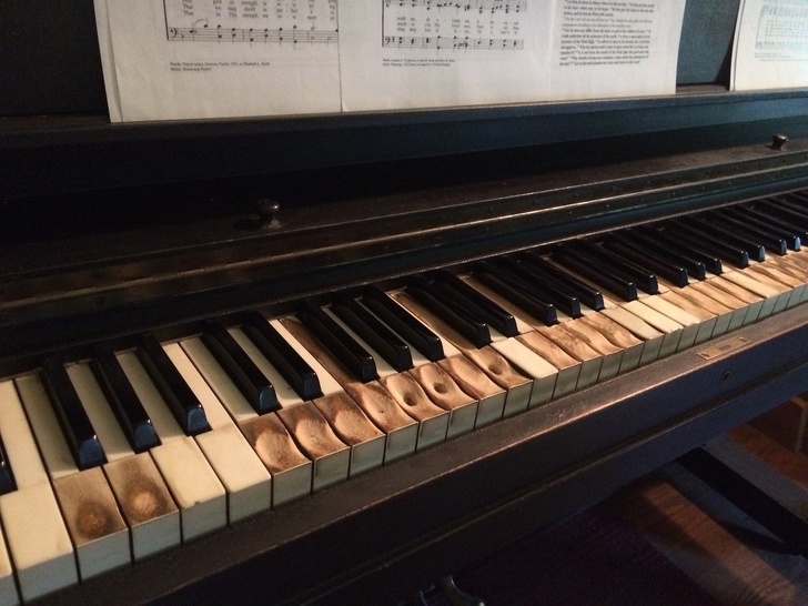 Ohrané piano.