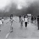 Polibek na Times Square a další ikonické fotografie 20. století - famous-photographers-Nick-Ut-1972-vietnam-napalm-girl-750×504