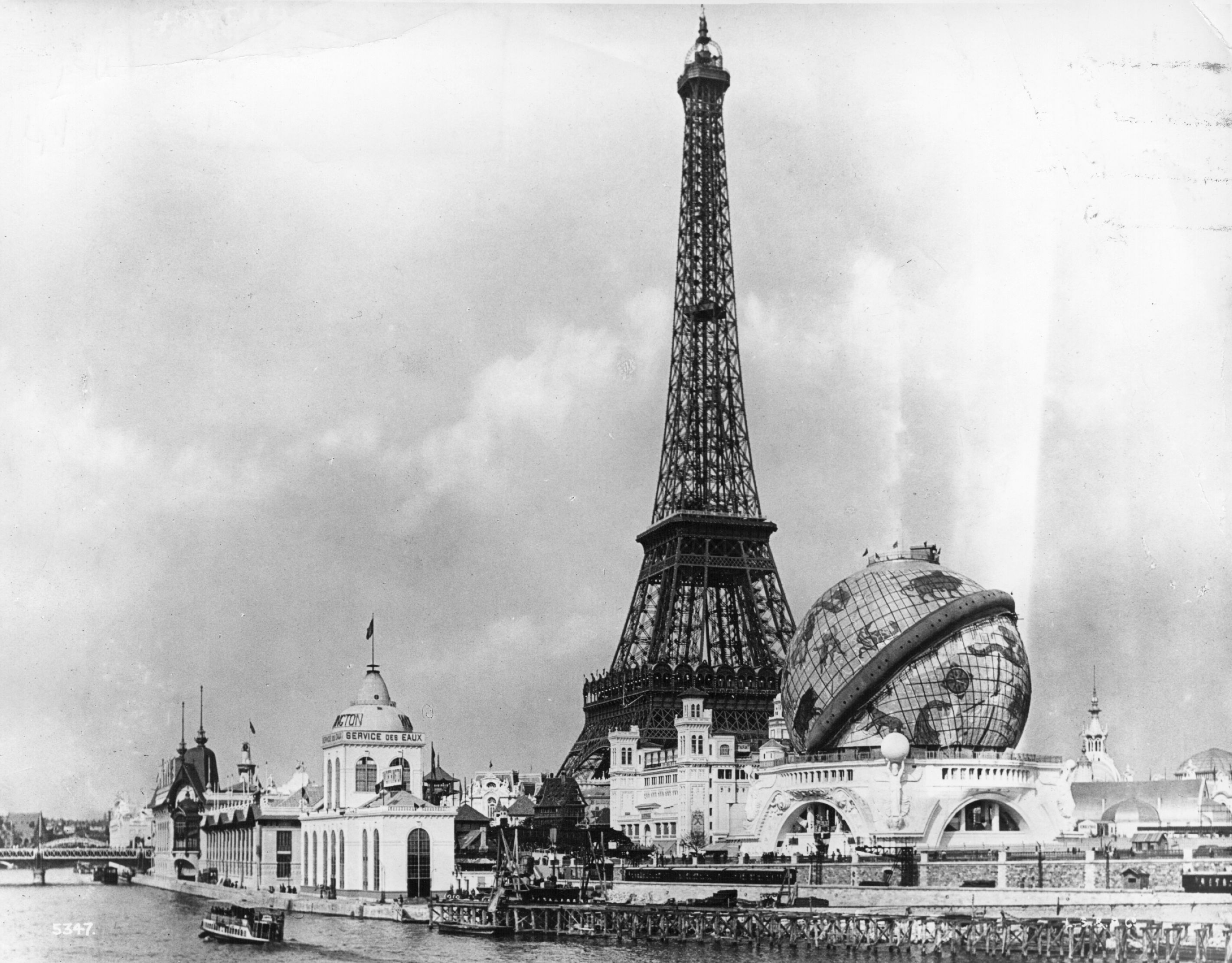 1889 история. Эйфелева башня 1889. Всемирная выставка в Париже 1889. 1889 Год Париж. Всемирная выставка Эйфелева башня 1889.