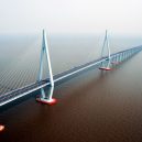 Fascinující záběry čínských dopravních staveb - 01 Hangzhou Bay Bridge