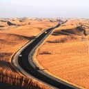 Fascinující záběry čínských dopravních staveb - 08 The Tarim Desert Highway