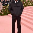 Nejvýrazněji oblečení muži na Met Gala 2019 - gettyimages-1147420973-frank-ocean