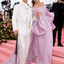 Nejvýrazněji oblečení muži na Met Gala 2019 - gettyimages-1147422787-cumberbatch