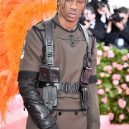 Nejvýrazněji oblečení muži na Met Gala 2019 - gettyimages-1147441726-travis-scott