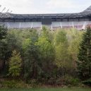 Ze stadionu roste les – važme si přírody, vzkazuje tím umělec. - http___cdn.cnn.com_cnnnext_dam_assets_190906103803-forest-in-football-stadium—klaus-littmann-for-forest—the-unending-attraction-of-nature-wrthersee-stadium-klagenfurt–gerhard-maure-12