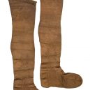 400 let potopený poklad jedné bohaté dámy zůstal perfektně zachován - 06-regal-wardrobe-stockings