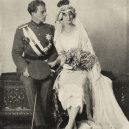 Astrid Švédská  – krásná královna zemřela tragicky ve svých 29 letech - Leopold_of_Belgium_and_Astrid_of_Sweden_on_their_wedding_day