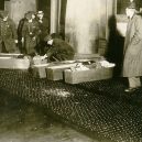 Zbytečná smrt téměř 150 dívek v plamenech továrny - Triangle_Shirtwaist_coffins_crop