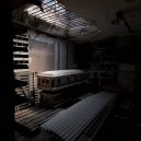 Procházka opuštěnou věznicí – Eastern State Penitentiary - coffins-abandoned-room