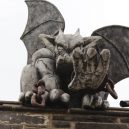 Procházka opuštěnou věznicí – Eastern State Penitentiary - stone-reaching-gargoyle