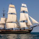 Pitcairnův ostrov – tichomořský ráj s kontroverzní minulostí - 1280px-HMS_BOUNTY_II_with_Full_Sails