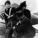 Pátý nejúspěšnější stíhací letec Luftwaffe – Walter Nowotny - 698px-Luftwaffe_training_with_Walter_Nowotny