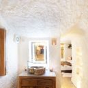 Z opuštěné jeskyně pohodlné bydlení – podívejte se na neuvěřitelnou proměnu - TV-house-exclusive–Cave-conversion5