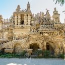 Bizarní, ale úchvatný „Le Palais idéal“. Odhodlaný pošťák jej stavil sám po neuvěřitelných 33 let - dreamstime_s_60525002