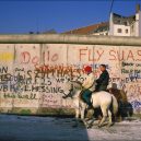 Fotografie Berlínské zdi ze Západního Berlína z let 1985-1986 - everyday-life-berlin-wall (3)