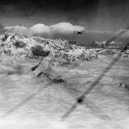 Roku 1933 se udál první přelet nad gigantickým Everestem - flying-over-everest (14)