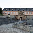 Při erfurtské latrínové tragédii ve splaškách utonulo 60+ mocných mužů - front-of-the-citadel