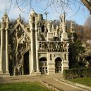 Bizarní, ale úchvatný „Le Palais idéal“. Odhodlaný pošťák jej stavil sám po neuvěřitelných 33 let - Palais-Idéal