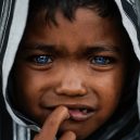 Ohromující fotografie indonéského kmene s magickým pohledem - Photographer-discovers-members-of-an-Indonesian-tribe-who-have-the-bluest-eyes-ever-seen-5f7acdf7eb1ec__880