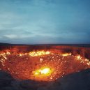 Hořící inferno uprostřed pouště plane už dlouhých 50 let - pano_3x3_6553659_1553625416000-01