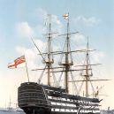 Vyplula roku 1765, přežila bitvu u Trafalgaru a činí se dodnes. HMS Victory je nejstarší lodí v aktivní službě - 800px-Victory_Portsmouth_um_1900