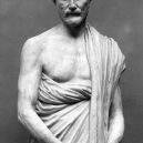 Démosthenés byl odhodlán stát se proslulým řečníkem. Pro svůj cíl si vybral zvláštní metody - marble-statue-Demosthenes-detail-original-copy-Greek-c-280-bce