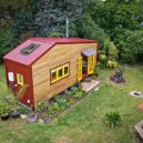 Překrásný domek jak do kapsy si postavili vlastnoručně - RECYCLED-TINY-HOUSE-(10-of-10)