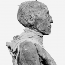 Egyptské mumie otce – oběti a syna – vraha - Ramses_III_mummy_head_profile