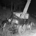 „Bouračky“ (nejen) ve 30. letech minulého století objektivem profesionálního fotografa - vintage-photos-car-wrecks (15)